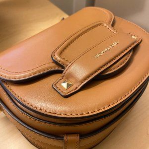 Michael Kors Cary Small Saddle Crossbody